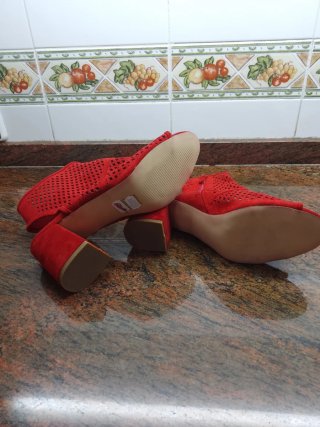 Botines Verano Rojos Talla 40 sin estrenar.