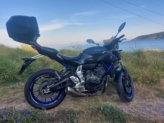 Yamaha MT-07 Negra y Azul