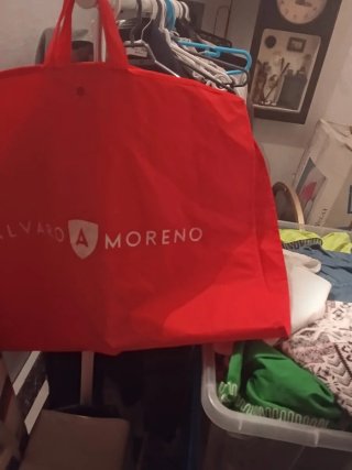 Se preparan lotes de ropa