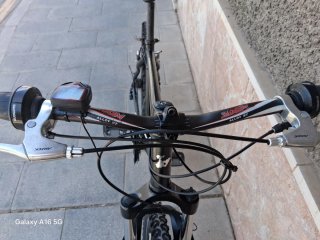 Bicicleta de Montaña Negra, Vendo por Viaje