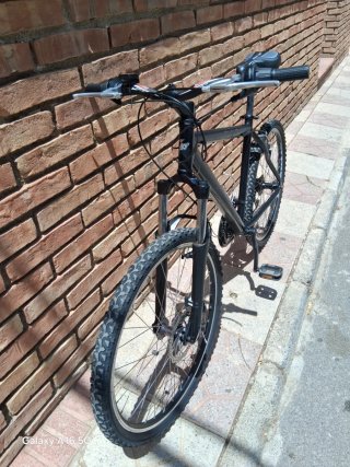 Bicicleta de Montaña Negra, Vendo por Viaje