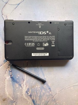Nintendo DSi XL Edición Mario Roja