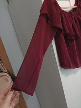 Blusa roja con volantes