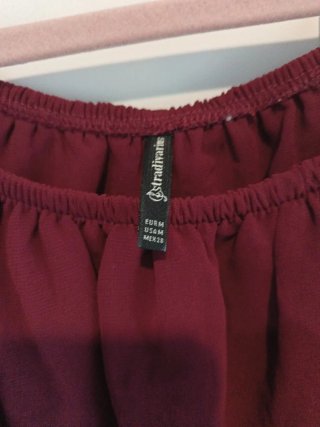 Blusa roja con volantes