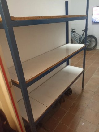 Estantería Metálica y Madera