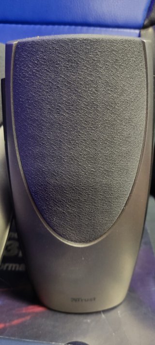 Altavoces Trust 3D + MP4 Retro