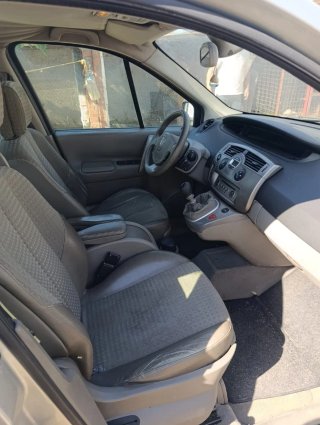Renault Megane 2005 averiada