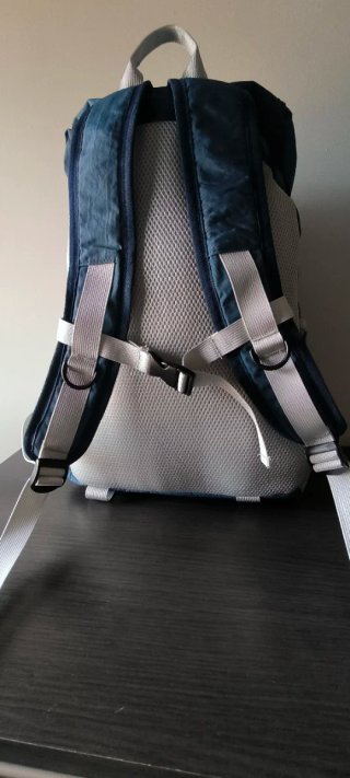 Mochila azul con bolsillo de malla de NATURA