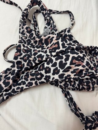 Bikini estampado leopardo y rojo
