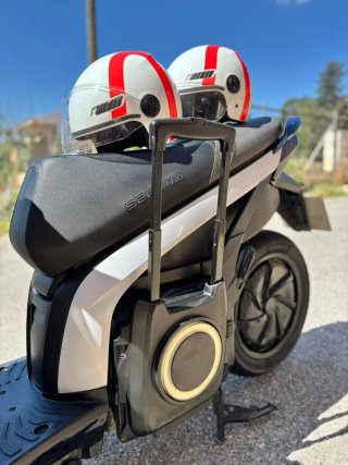 Moto Eléctrica SEAT MO Scooter Negra/Blanca