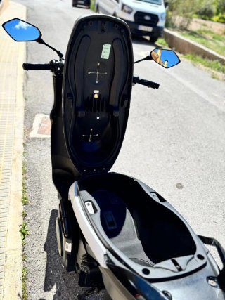 Moto Eléctrica SEAT MO Scooter Negra/Blanca