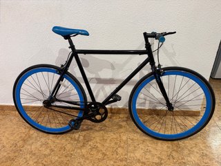 Bicicleta Fixie Negra Ruedas Azules