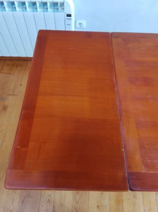 Mesa de comedor provenzal de cerezo