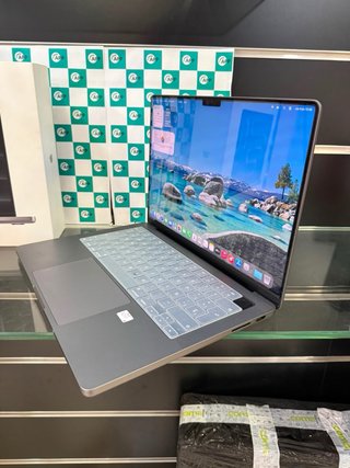 MacBook Pro M3 Plata