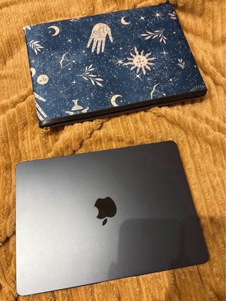 MacBook Air 13” Midnight 16GB RAM + Funda