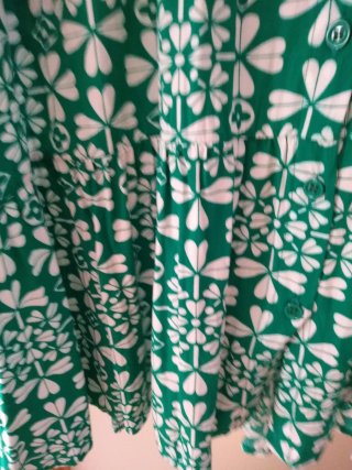 Vestido camisero floral verde y blanco