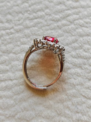 Anillo Ajustable de Lujo con Circonita Roja