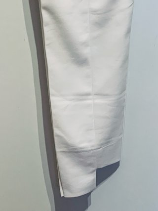 Pantalón Zara Blanco Bajo desigual.