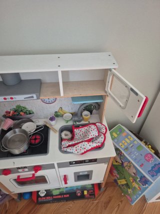 Cocinita de juguete de madera