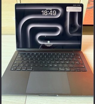MacBook Pro M3 14.2 8GB RAM 512GB SSD Plata