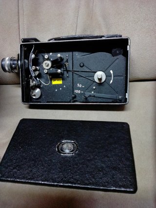 Cámara de cine Kodak 16mm con maletín