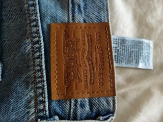 Falda vaquera Levi's midi con abertura