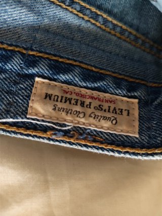 Falda vaquera Levi's midi con abertura