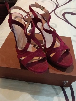 Sandalias de piel color buganvilla