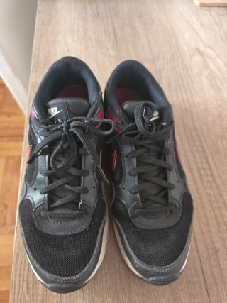 Zapatillas Nike Air Max Negras y Fucsia