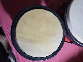 Tumbas y/o  Tambores para  percusión.