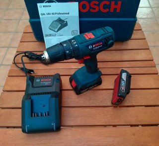 Taladro percutor atornillador BOSCH GSB 18V-21