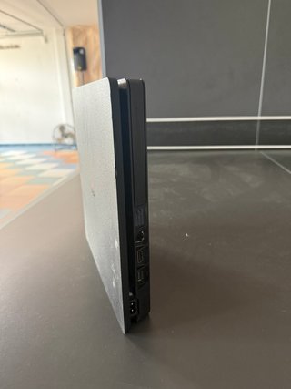 Consola PS4Slim Negra 500Gb