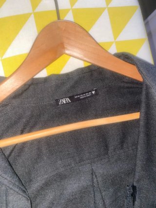 Chaqueta Zara cropped gris Talla M