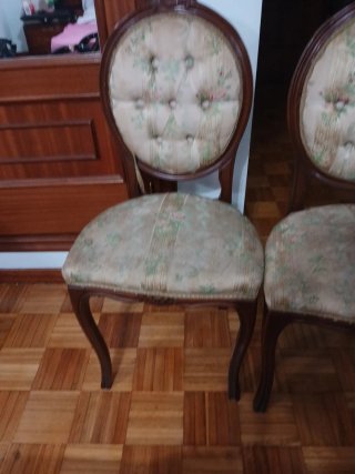 2 Sillas Tapizadas Estilo Clásico