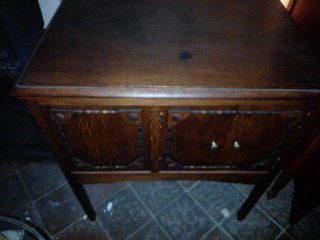 Gramófono mueble completo, principios siglo XX.
