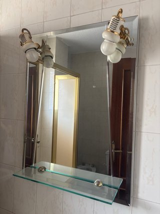 Espejo de baño con apliques
