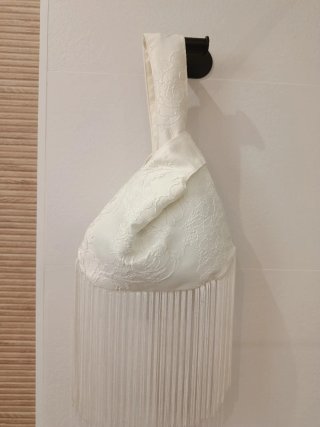 Bolso nudo japonés color marfil con flecos