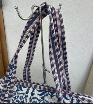 Bolsa de viaje azul y blanco