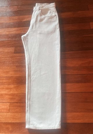 Pantalón vaquero blanco de Zara