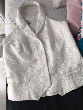 Chaleco elegante con estampado floral