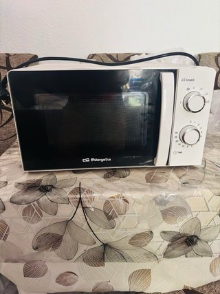 Microondas Orbegozo Blanco