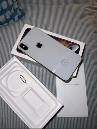 iPhone XS Max 64 GB