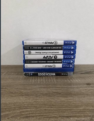 PS4 Slim 1 tb  + 10 Juegos