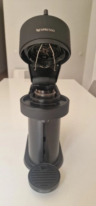 Cafetera Nespresso Vertuo Next DeLonghi