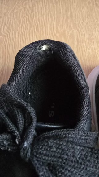 Zapatillas Levi's Negras y Blancas