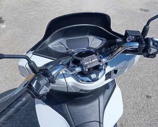 Honda PCX 125 Blanca Dos años garantía oficial.