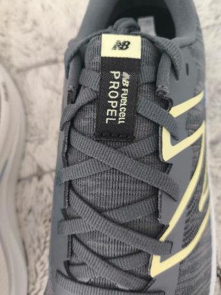 Zapatillas New Balance FuelCell Propel T41.5