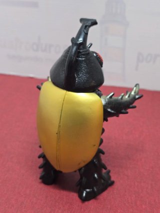 Lote 2 Figuras Bandai Ultraman Monster Series