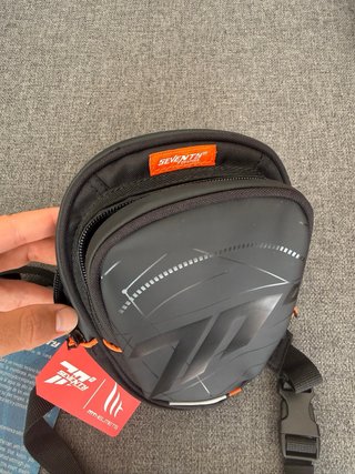 Bolsa Pierna Motero SEVENTY Negra Naranja Nueva