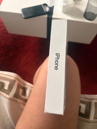 Caja iPhone 15